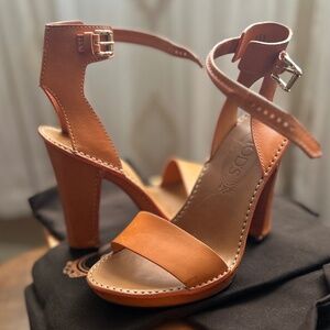Orange Tod’s Leather Heels